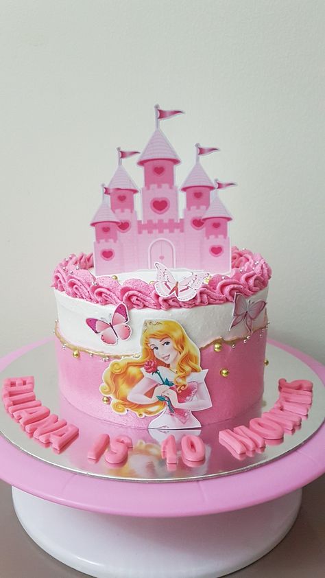 Sleeping Beauty Themed Birthday Party, Simple Disney Princess Cake, Sleeping Beauty Birthday Theme, Aurora Princess Cake, Aurora Cake Ideas, Sleeping Beauty Cake Ideas, Princess Aroura Cake, Sleeping Beauty Cake Design, Aurora Birthday Cake