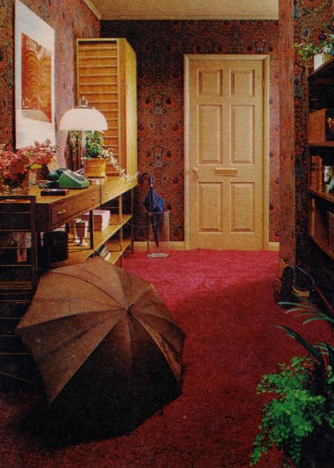 Ladderax hallway, from Observer magazine advert, 1972 60s Entryway, 70s Hallway, 80s House Interior, British Interior Design, 1970s Home Decor, 80s House, Modular Furniture System, 1970s House, Wood Closet