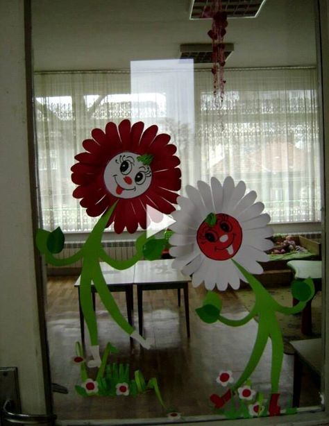 School Board Decoration, Paper Cutout Art, 8 Martie, Hand Crafts For Kids, Preschool Art Activities, Mothers Day Crafts For Kids, Board Decoration, Diy Crafts Paper Flowers, Fall Crafts For Kids