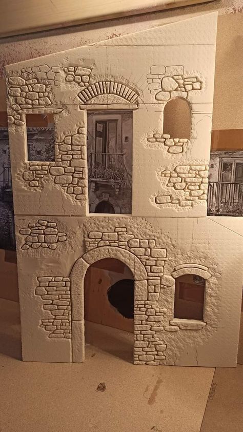 Greek Theme, Cardboard Houses, Styrofoam Crafts, Miniature Terrain, Dnd Mini, Animation Ideas, Diy Nativity, Diorama Ideas, Stage Set Design