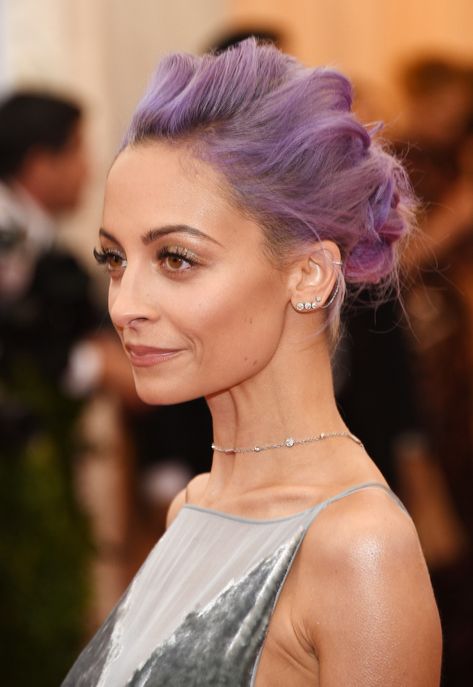 15 Pretty Ear Piercings That'll Inspire ... Nicole Richie Hairstyles, Popular Ear Piercings, Ear Piercings For Women, Nicole Richie Hair, Ear Inspiration, Piercings For Women, 1950s Hairstyles, Hairstyles Cute, Prom Hair Updo