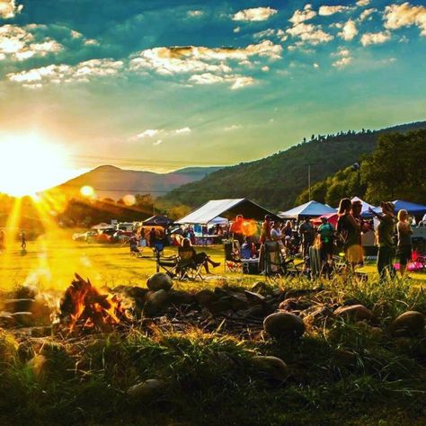 The 9 Best Small-Town Vermont Festivals You’ve Never Heard Of Forest Festival, Small Community, Fairs And Festivals, Vibe Check, Lake Champlain, Richest In The World, Community Events, Small Town, Celebration Of Life