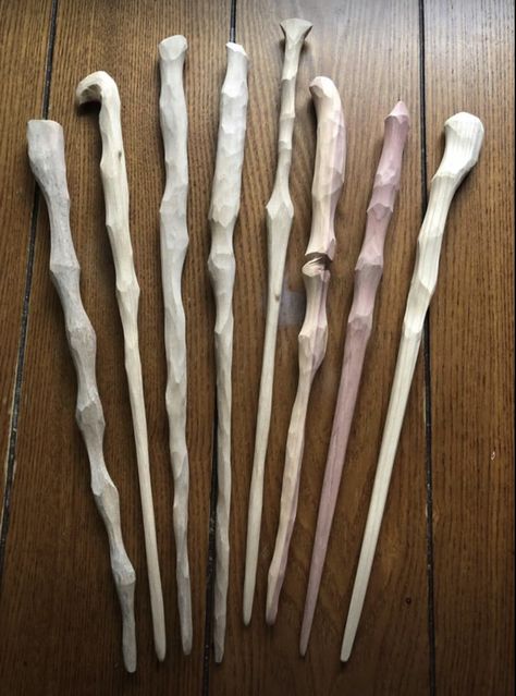 Hand Carved Wooden Wands, Wooden Wands Handmade, Diy With Sticks, Walking Sticks Diy, Wand Carving, Carved Walking Sticks, Stick Carving, Viking Crafts, Wood Staff