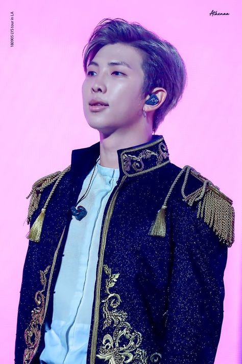 RM PICS. 🎙 on Twitter: "My King. Your King. Everyone’s King. cr. Athenaa_RM #RM @BTS_twt  #BTSLoveYourselfTour #BTS… " Bts Rap Monster, Bts Love Yourself, Bulletproof Boy Scouts, Fan Fiction, Bts Members, Rap Monster, Love Yourself, Bts Bangtan Boy, Bts Boys