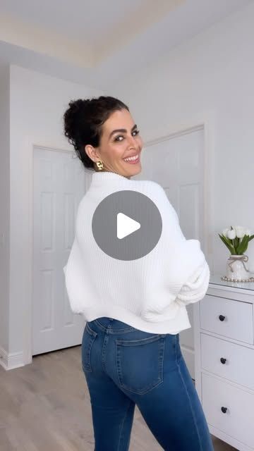 Doranellys Patton on Instagram: "Love a Cardigan ❤️1 or 2? 👉🏼Type the word OUTFIT and I’ll send all of these items straight to your DMs. Escribe ENLACES y te los envío.  How to cropped your oversized cardigan or wear it as a shrug.  3 cardigans in one! More wears per clothing item. ❤️ Outfit in bio, in my @shop.ltk  as @doranellyspatton , and “September ” stories.  Direct url: https://liketk.it/4PvAg More wears per clothing item. ❤️  🚫Do not repost my videos without my consent ©️  Style tips, fashion hacks, cardigan style, T-shirt, scarf tutorial, casual outfits, how to wear, Fall fashion" Cardigan Sweater Hack, How To Wear Cardigans Ideas, How To Wear A Cardigan, How To Style Cardigan Outfit Ideas, What To Wear Under A Cardigan, Jeans And Cardigan Outfit, Ways To Wear A Cardigan, How To Style A Cardigan, How To Wear Cardigan