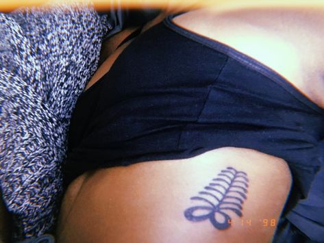 Aya Fern Tattoo, Leaf Tattoo Ribs, Fern Side Rib Tattoo, Divine Feminine Rib Tattoo, Fern Rib Tattoo, Chakra Tattoo, Ink Tattoo, Small Tattoos, Tattoo Quotes