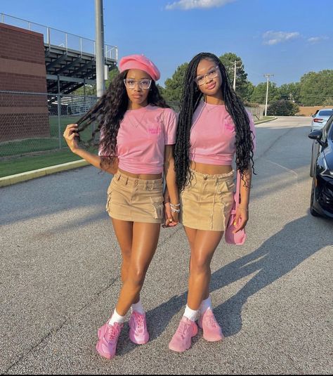 Twining Outfits, Bff Matching Outfits, Friend Groups, Bestie Outfits, Matching Outfits Best Friend, Best Friend Outfits, Twin Outfits, Bff Outfits, Sister Outfits