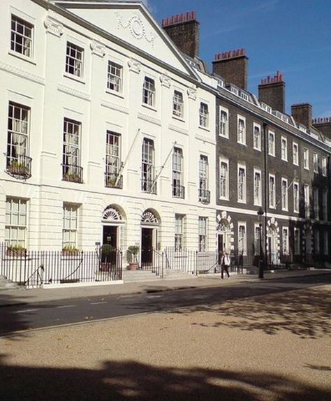 Bedford Square London, East End London 1960s, Terrace House, 21st Century, The Row, Terrace, Multi Story Building, Louvre, Arch