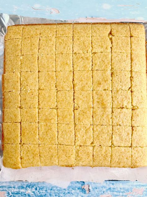 Cornbread Croutons Recipes, Honey Butter Cornbread, How To Make Croutons, Cornbread Croutons, How To Make Cornbread, Jalapeño Cornbread, Crouton Recipes, How To Make Corn, Cornbread Easy