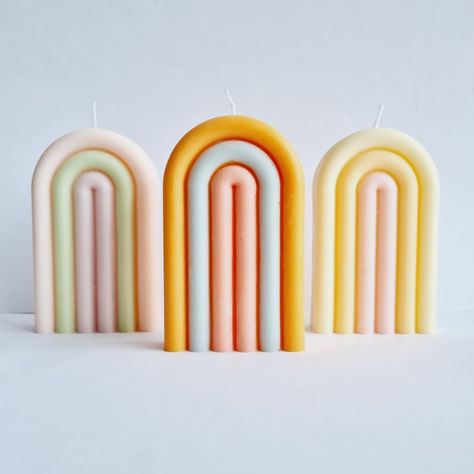 Diy Bougie, Rainbow Candle, Modern Candles, Light Dinner, Room Idea, Natural Wax, Handmade Candles, Candle Making, Pillar Candles