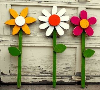 1000+ ideas about Wooden Flowers on Pinterest Outdoor Decor Ideas Diy, Wood Garden Flowers, Wood Flower Patterns, Spring Wood Crafts, Easter Wood Crafts, Halloween Things, Flower Shapes, Summer Stuff, Pallet Crafts