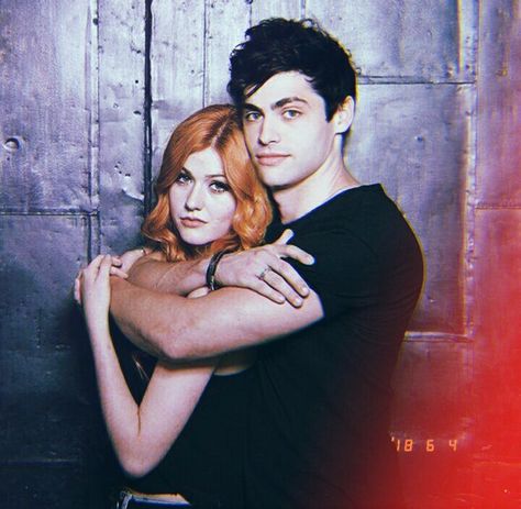 Shadowhunters Cast, Katherine Mcnamara, Shadow Hunters, Shadowhunters, All Star, Harry Potter, It Cast, Wattpad, Couple Photos