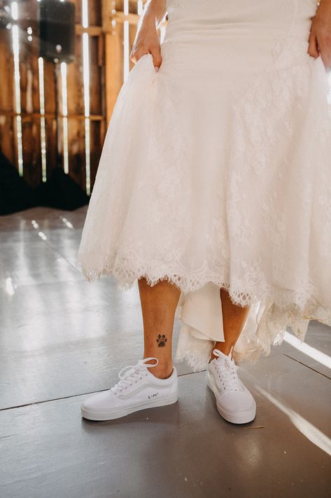 White Platform Vans Wedding, Vans Under Wedding Dress, Vans Wedding Outfit, Tennis Shoes With Wedding Dress, White Vans For Wedding, White Vans Wedding Shoes, Wedding Dress With Vans Shoes, White Wedding Vans, Wedding Dress With Tennis Shoes