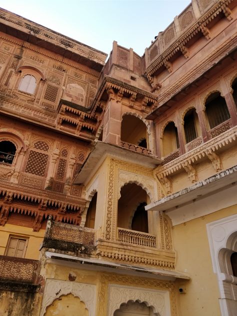 Mehrangarh fort, Jodhpur. Rajasthan Indian Fort, Mehrangarh Fort Jodhpur, Mehrangarh Fort, Brown Eyes Aesthetic, Jodhpur Rajasthan, Eyes Aesthetic, Song Ideas, Vintage India, Egypt Travel