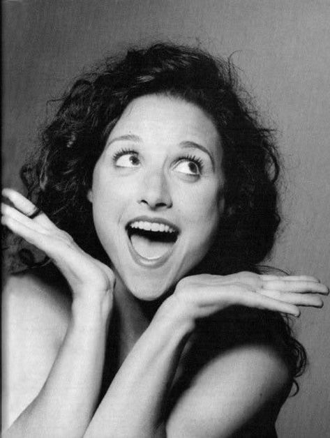 Julia Louis Dreyfus Style, Seinfeld Fan Art, 90s Series, 80s Photography, Elaine Benes, Winter Nyc, Julia Louis Dreyfus, Girl Friends, Inspiring Women