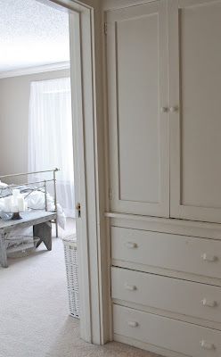 Open Closets, Linen Closet Makeover, Small Linen Closets, Clothing Organization, Closet Furniture, Linen Closet Storage, Closet Makeover Diy, Closet Small Bedroom, Small Closet Space