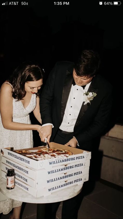 Pizza Wedding Cake, Wedding Afterparty, Wedding Cake Videos, Pizza Wedding, Dinner Reception, Wedding Cake Alternatives, Nyc Elopement, Wedding After Party, Wedding Crashers