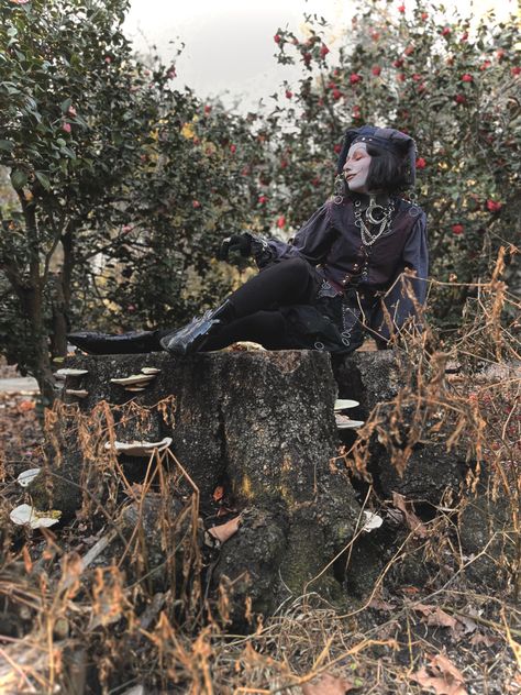 Jester Outfit Design, Jester Fashion, Jester Outfit, Renn Faire, Arte Punk, Outfit Design, Medieval Clothing, Fantasy Clothing, Black Silk