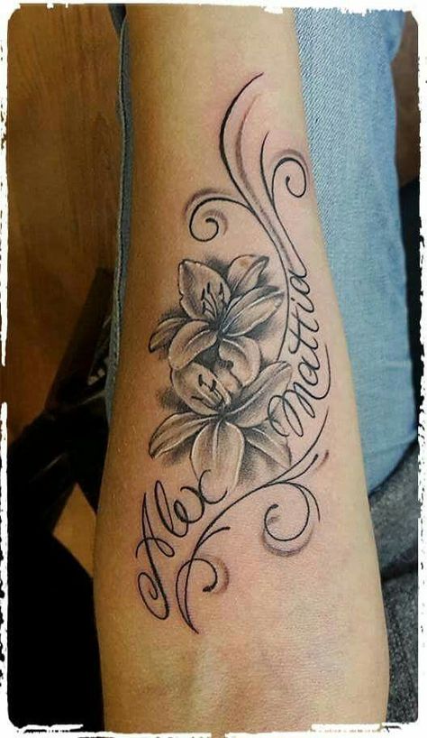 Hibiscus Name Tattoo, Elegant Flower Tattoo, Flower Name Tattoo, Name Flower Tattoo, Colour Tattoo For Women, Lillies Tattoo, Lily Flower Tattoos, Hibiscus Tattoo, Feminine Tattoo Sleeves