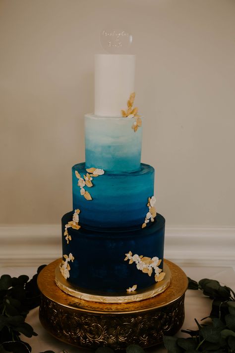 Blue Summer Wedding, Gradient Cake, Summer Wedding Cake, Summer Wedding Cakes, Beautiful Gradient, Different Shades Of Blue, Tiered Cake, Wedding Cakes Blue, Blue Cakes