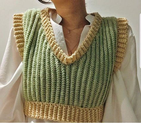 Women Sweater Vest, Vest Crochet, Vest Design, Design Outfit, Outfit Collection, Crop Top Women, Diy Vetement, Crochet Fashion Patterns, Knitted Vest