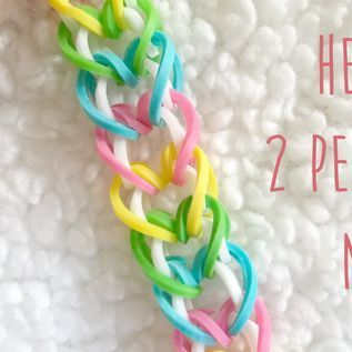 tutorial ♡ miniloom ♡ monstertail ♡ heartbeat ♡ heart ♡ video Rainbow Loom Patterns With Fingers, Heart Loom Bracelet, Loom Bracelets Heart, Love Braid Rainbow Loom, Rainbow Loom Pride Bracelets, Rainbow Loom Heart Bracelet, Rainbow Loom Hook Only Bracelets, Monster Tail, Loom Bands Tutorial