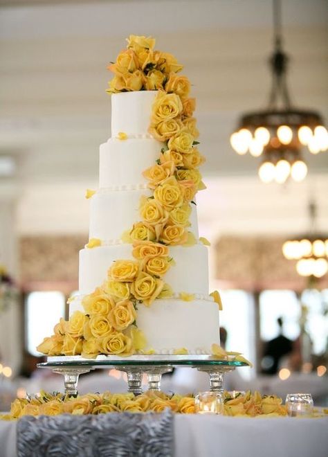 Yellow Rose Wedding, Rose Wedding Cake, Yellow Wedding Cake, Cake Yellow, Cake Purple, Yellow Wedding Inspiration, Woods Wedding, Yellow Wedding Theme, Roses Yellow