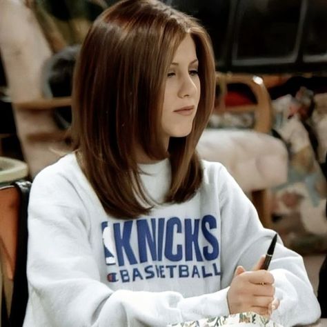 Rachel Green Hair Color, Rachel Haircut Friends, Rachel Green Haircut, Rachel Friends Hair, The Rachel Haircut, Blonde Baddie, Money Hair, Brown And Pink Hair, Rachel Green Hair