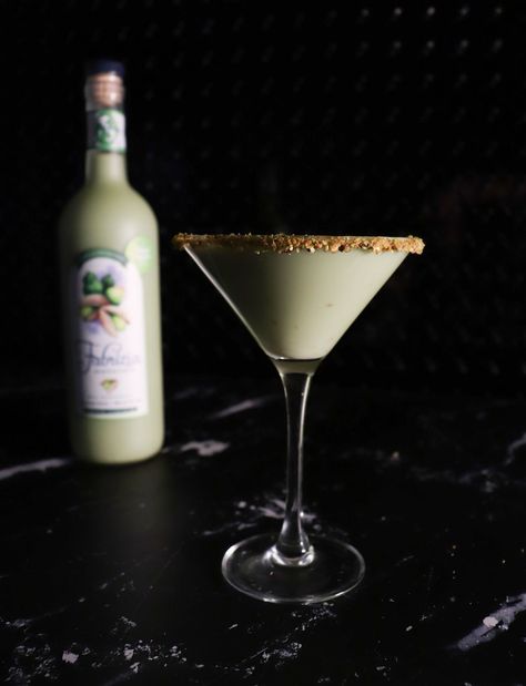 Try Fabrizia Crema Di Pistacchio Martini Today! - Fabrizia Spirits : Fabrizia Spirits Pistachio Martini, Pistachio Cocktail, Martini With Kahlua, Pistachio Liqueur Drinks, Pickle Martini Vodka, Pistachio Martini Recipe, Liqueur Drinks, Baklava Cheesecake, Pistachio Recipes