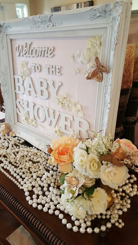 Mint and peach baby shower Pearl Theme Baby Shower Ideas, Bows And Pearls Baby Shower Theme, Pearl Baby Shower Ideas, Shabby Chic Baby Shower Ideas, Vintage Baby Shower Ideas, Vintage Baby Shower Theme, Pearl Baby Shower, Bebe Shower, Peach Baby Shower