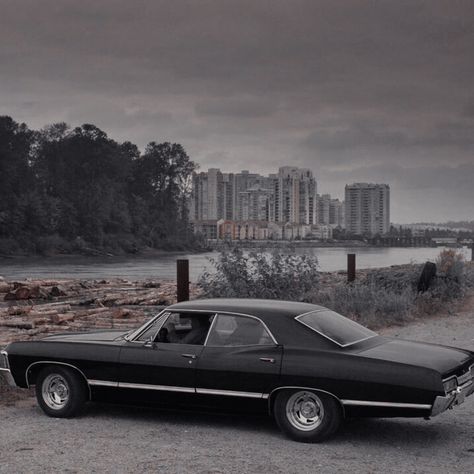 1967 Chevy Impala Aesthetic, Supernatural Songs, Dean Winchester Impala, Scream 1996 Billy, Chevrolet Impala 1967 Supernatural, Dean Winchester Car, Billy Loomis Stu Macher, Baby Supernatural, 67 Chevy Impala