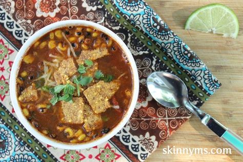 Spicy Eggplant Chili - I love that this chili doesn't take too long to prepare and is much lighter than traditional chili recipes. Spicy Eggplant Chili is even better as leftovers the next day! #cleaneating Eggplant Chili, Vegetable Meals, 21 Dinner, Stews Recipes, Spicy Eggplant, Veggie Box, Fall Foods, Healthier Recipes, Savory Soups