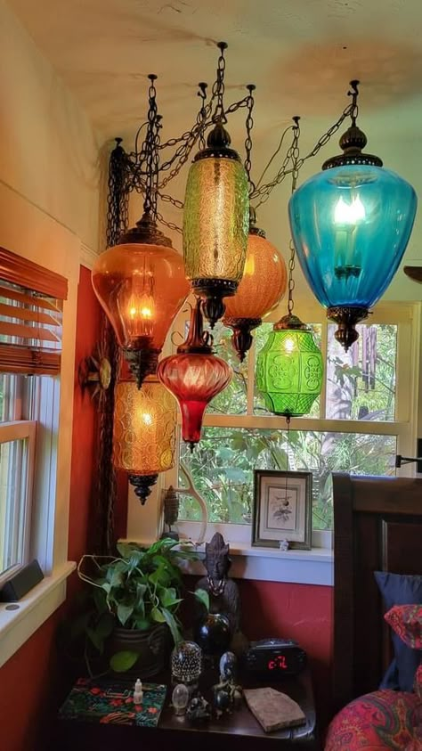 Quirky Light Fixtures, Maximalist Light Fixtures, Vintage Swag Lamps, Swag Light Bedroom, Witch Room Decor Ideas, Swag Lamp Ideas, Swag Lighting Living Room, Swag Lamp Bedroom, Vintage Swag Lamp