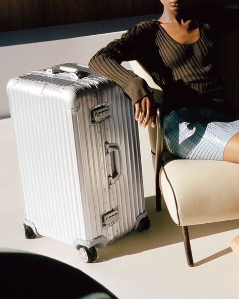 Rimowa Trunk, Rimowa Essential, Luxury Bag, Women's Bags, Trunk, Luxury Bags, Trash Can, Wheel, Instagram Photos