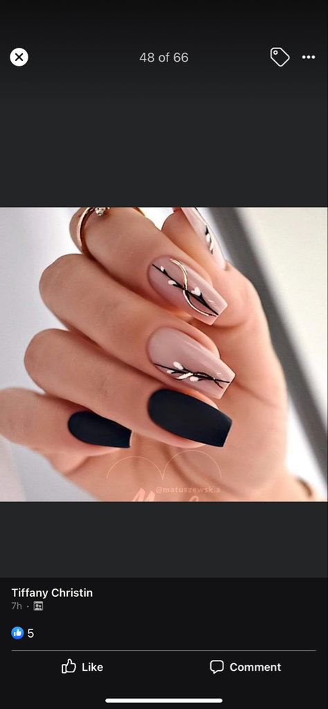 Black And Gold Nails For Wedding, Black Beige Nails Design, Beige Nails With Black Design, Graduation Nails For Black Dress, Black Classy Nail Designs, Black Nude Gold Nails, Nude Black And Gold Nails, Nails Black And Beige, Fancy Black Nails Classy