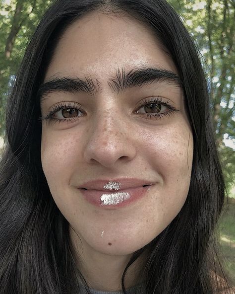 Thick Eyebrows Natural, Natalia Castellar, Big Eyebrows, Get Thick, Long Thick Eyelashes, Straight Eyebrows, Bushy Eyebrows, Thick Brows, Thick Eyebrows