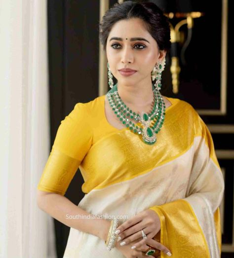 Aarti Ravi, Blouse Designs For Silk Sarees, Yellow Blouse Designs, Wedding Wear Saree, Yellow Party, Traditional Blouse Designs, Katan Silk Saree, Designer Silk Sarees, Silk Saree Blouse Designs