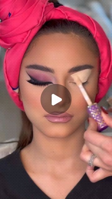 shailabeautyparlor on April 15, 2024: "#running makeup arbi makeup@#2歳". Dance Makeup Looks, Running Makeup, Winged Eyeliner Makeup, Dance Makeup, Natural Face Skin Care, 22 September, Makeup Artist Tips, Hair Upstyles, Makeup Mistakes