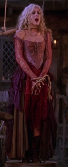 Sarah Hocus Pocus, Sarah Sanderson Hocus Pocus, Sanderson Sisters Costumes, Hocus Pocus Halloween Costumes, Sarah Sanderson Costume, Hermanas Sanderson, Hocus Pocus Costume, Hocus Pocus Movie, Sara Jessica Parker