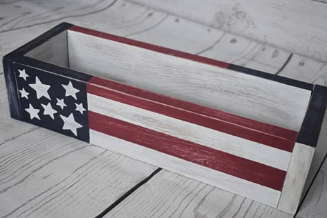 Kids Woodworking Projects, Woodworking Design, Patriotic Projects, 4th July Crafts, Wood Craft Projects, Wood Crafting Tools, Fourth Of July Decor, Patriotic Crafts, Cool Woodworking Projects