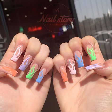 ☀️Goodmorning 🌈🍭🔥 __________ 💅🏼Nude colored powder square set with pastel rainbow flames 🔥 __________ 💁🏻‍♀️Nails & designs by My __________… Rainbow Flame Nails, Almond Flame Nails, Nail Flames, Rainbow Flames, Random Nails, Flame Nails, Colorful Nail, Color Powder, Fire Nails