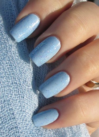 Lite Blue Nail Ideas, Pale Blue Nails With Glitter, Light Blue Nails Dip, Blueberry Milk Nails 2023, Prom Nails Baby Blue, Light Blue Nails Square, Snowball Nails, Light Blue Glitter Nails, Light Blue Nails Short