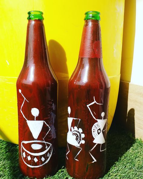 Worli Painting On Bottles, Happy Teachers Day Poems, Maharashtra Culture, State Project, Warli Paintings, Harry Potter Gifts Diy, Worli Painting, Warli Painting, Art Bottle