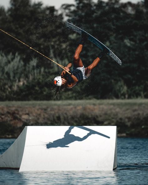 Wakeboarding Aesthetic, Wake Surfing Aesthetic, Wake Surf Boards, Wakeboarding Girl, Project 2025, Wake Board, Wake Boarding, Wakesurf Boards, Water Skiing