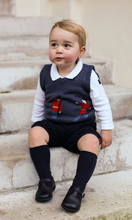 Prince George Clothes, Kate Middleton Kids, Hugh Grosvenor, Kate Middleton Photos, Burgundy Shorts, Sock Outfits, Family Picture Outfits, Royal Baby, Celebrity Dads