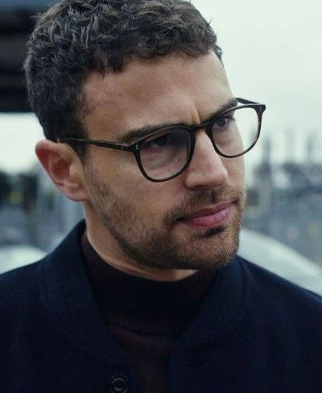 Theo James Beard, Theo James Gentleman, The Gentleman Series, Theo James Glasses, Men In Glasses Aesthetic, British Actors Handsome, The Gentlemen Aesthetic, Theo James Photoshoot, Theo James The Gentlemen