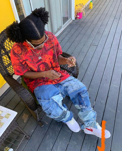 Smino, with Afro puffs, a blunt and patchwork jeans with custom Air Force 1s Patchwork Jeans Outfit, Black Men Casual Style, Hip Hop Style Outfits, Afro Puffs, Black Men Fashion Urban, Custom Af1, Air Force 1s, Black Men Fashion Swag, Black Men Street Fashion