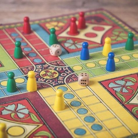 Ludo Board, Ludo Game, Game Google, Board Game Design, Harry Potter Pin, Doll House Crafts, Books For Children, Childhood Games, Classic Board Games