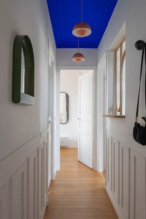 Fun Hallway Colors, Colourful Entryway, Funky Hallway, Blue Hallway, Hall Colour, Blue Ceilings, Painting Walls, Bungalow Renovation, Colored Ceiling