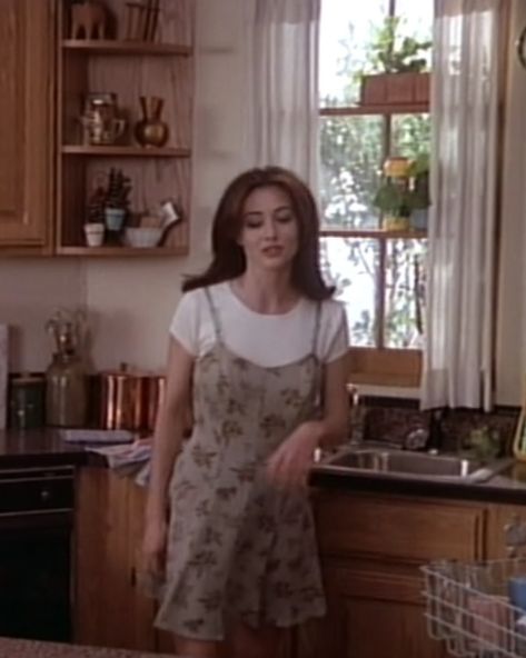 1989 Fashion Women, Brenda 90210 Fashion, Late 90s Style, Real 90s Outfits, 90s Tv Outfits, 90s Mum Fashion, Brenda 90210 Outfits, 80s Casual Dress, 90s Rom Com Aesthetic Outfits